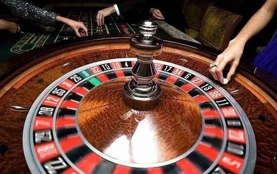 Filipino player accessing yamanplus Live Casino on a mobile phone browser